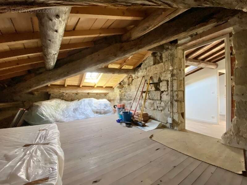 Appartement à UZES