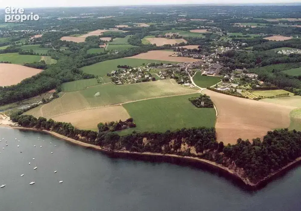 Photo Terrain à Langrolay-Sur-Rance au prix de 168 500€