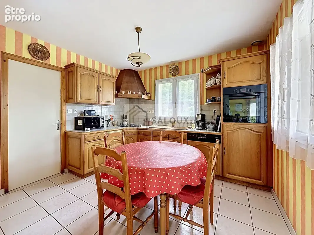 Noyal-Muzillac - centre bourg, Maison T5 de 119 m² - photo 5