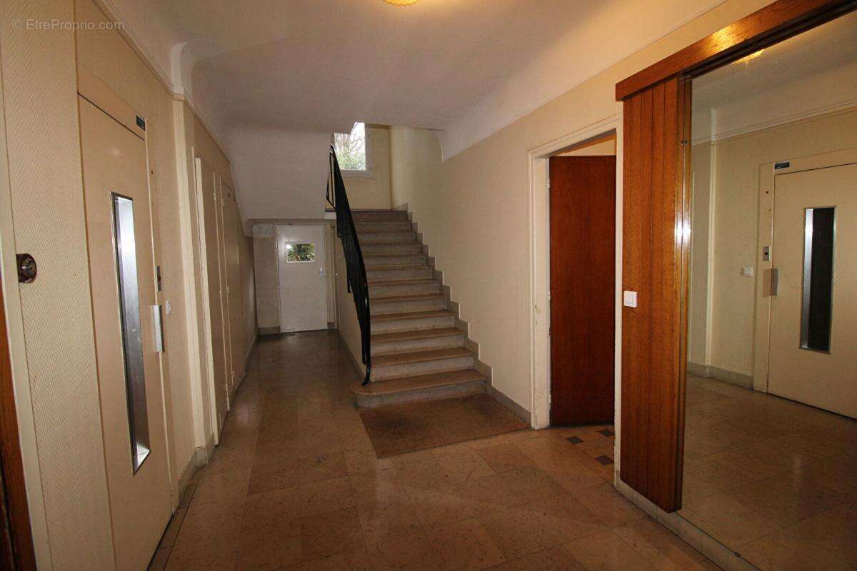 Appartement à PARIS-14E