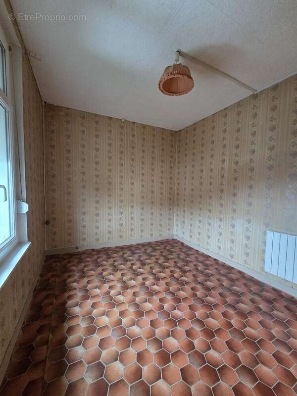 Maison à AULNOYE-AYMERIES