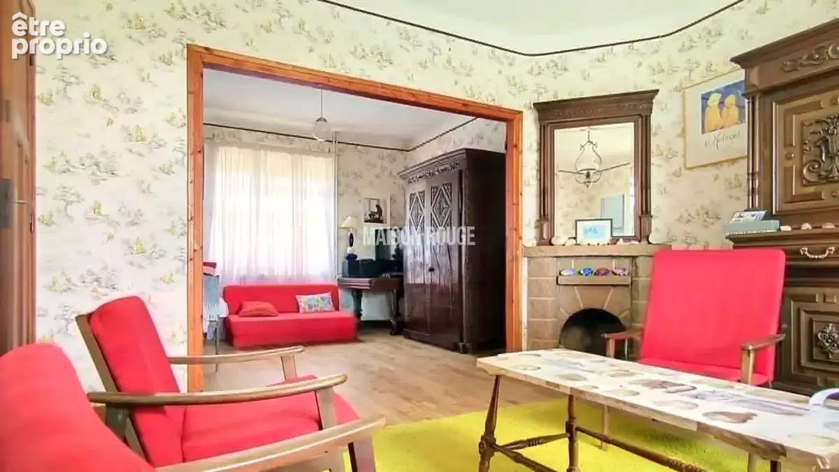Maison familiale à vendre à Ploëzal , 4 chambres, grenier aménageable et terrain de 1 550 m² - photo 4