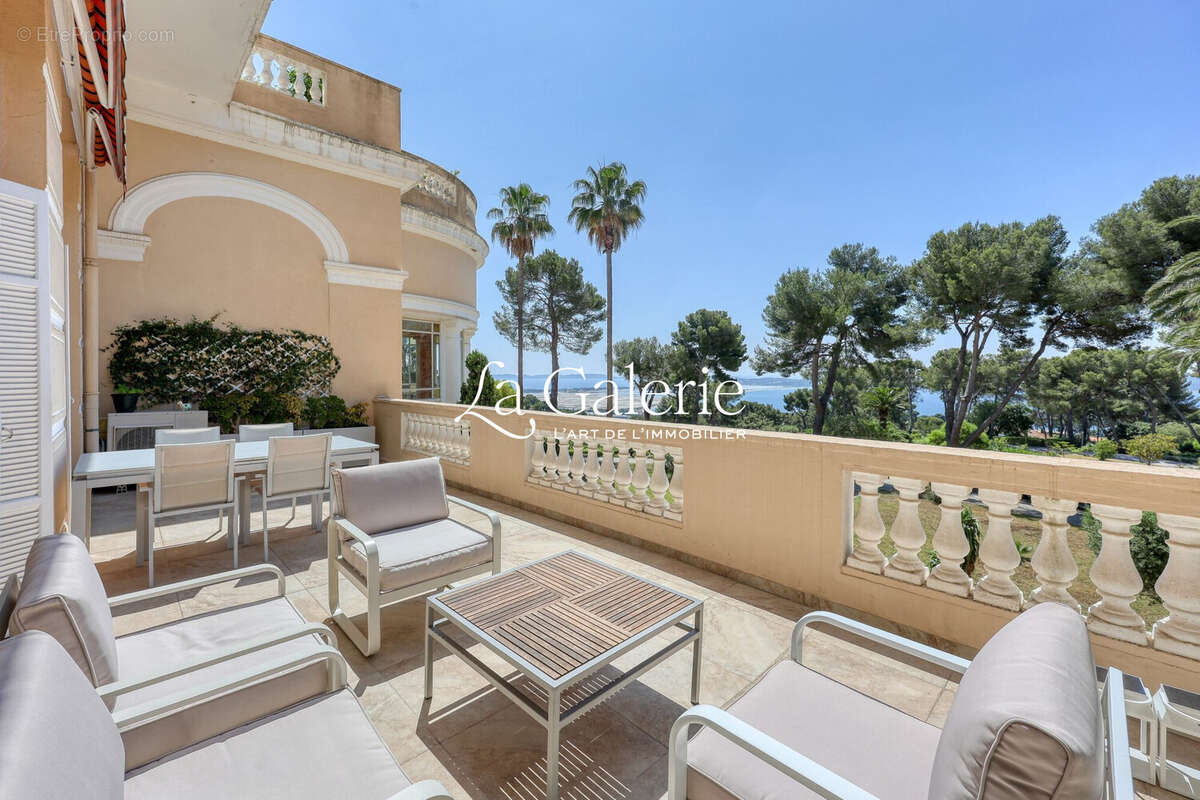 Appartement à HYERES