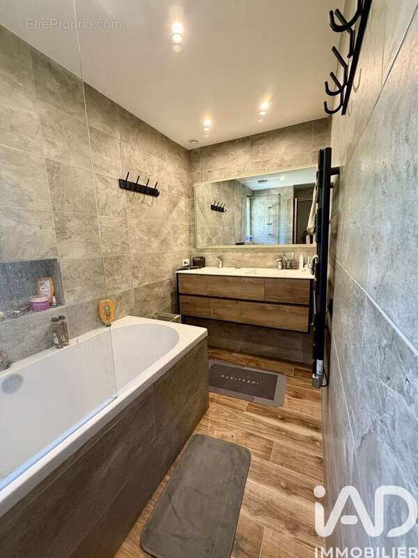 Photo 9 - Maison à LE LUC