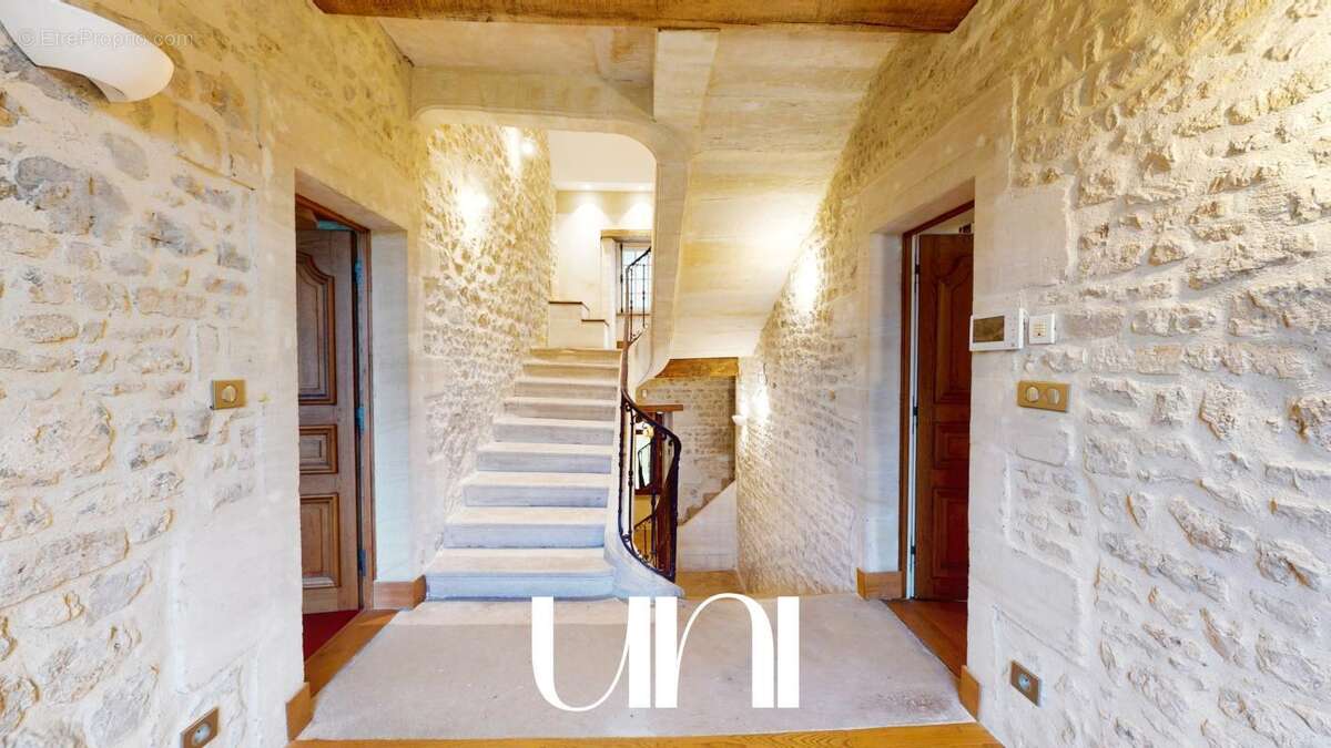 Maison à VAUX-SUR-SEULLES