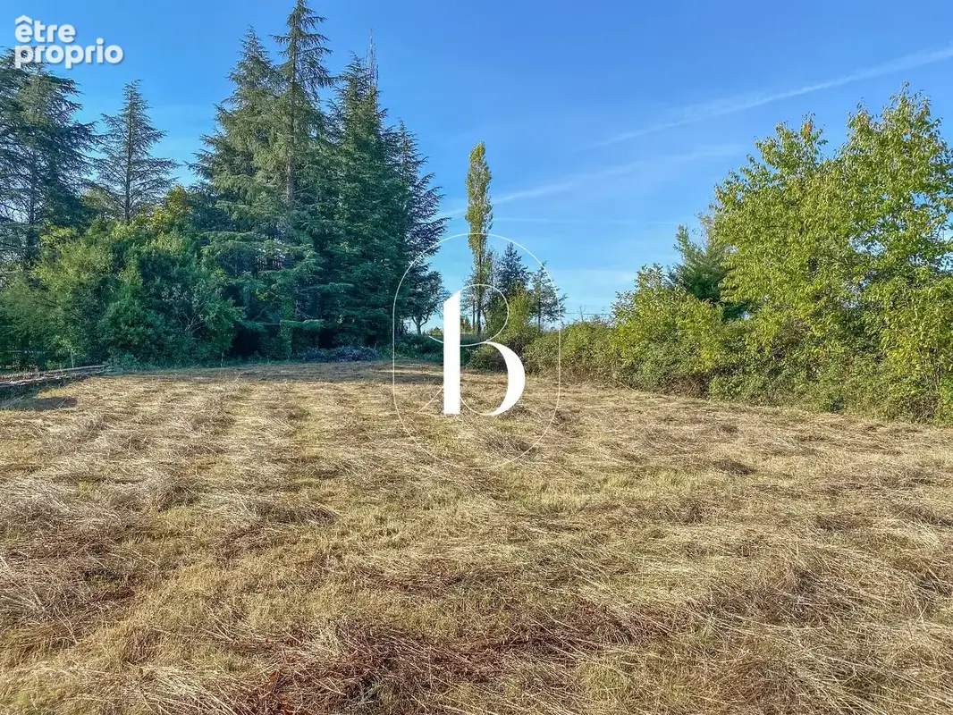 Photo Terrain à Vallon-Pont-D'arc au prix de 76 000€