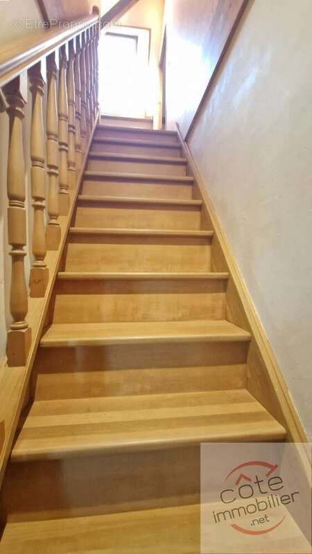 Maison à LES GRANGES-LE-ROI