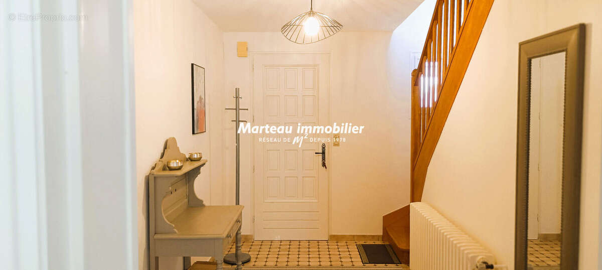 LE MANS PREMARTINE Maison 6 pièces d'environ 155m². - photo 2
