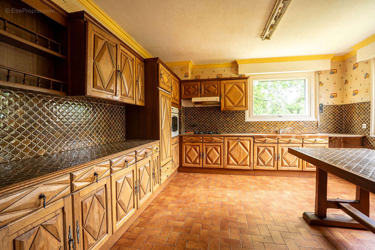 A vendre à Concarneau - Maison familiale à rénover sur terrain de 1475m² - photo 6