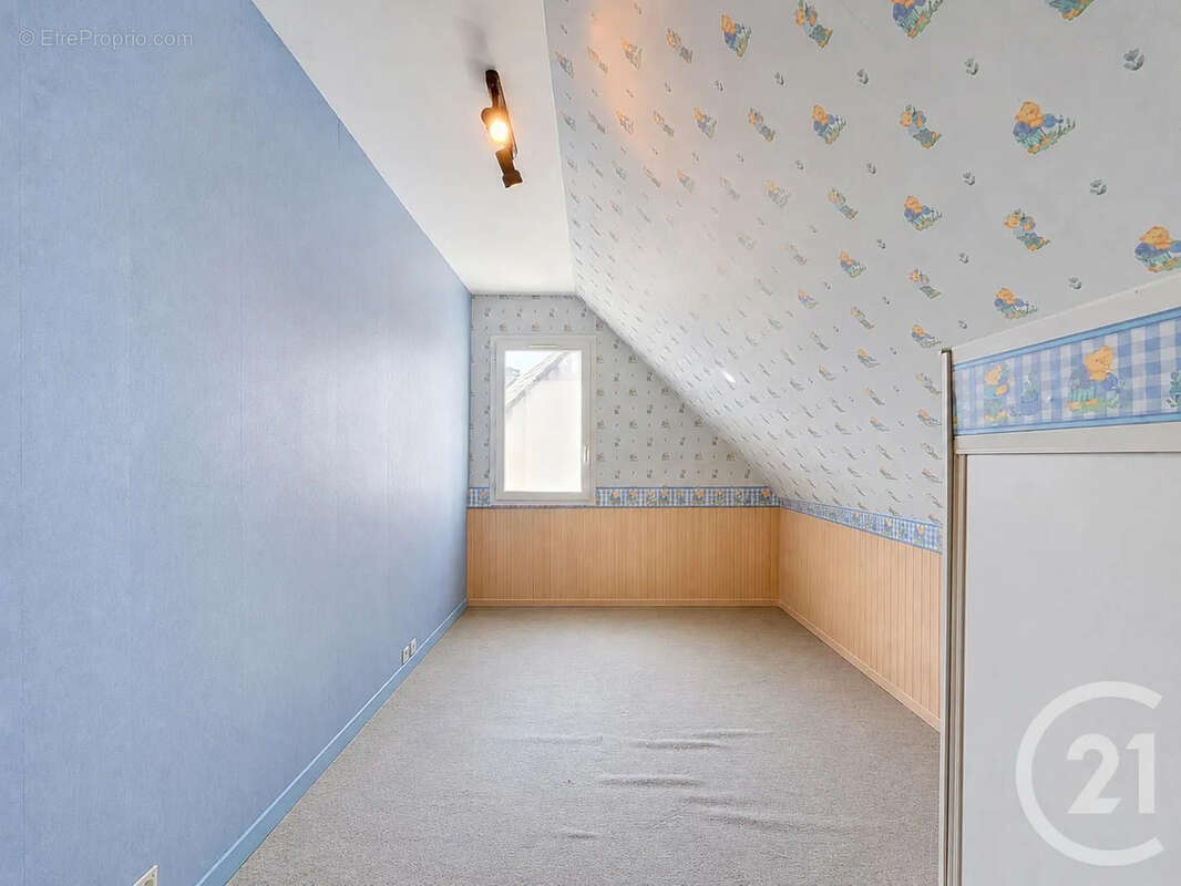 Maison 87 m² à Saint-Jean-De-La-Ruelle  - photo 10