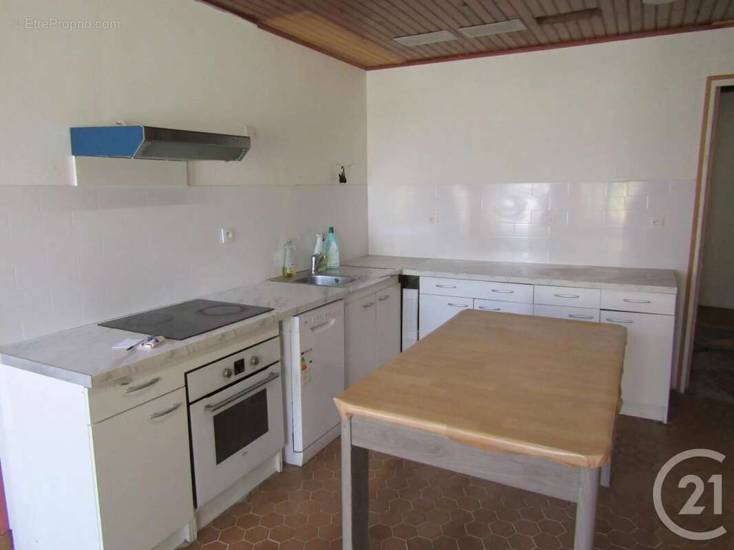 Maison à CHEF-BOUTONNE