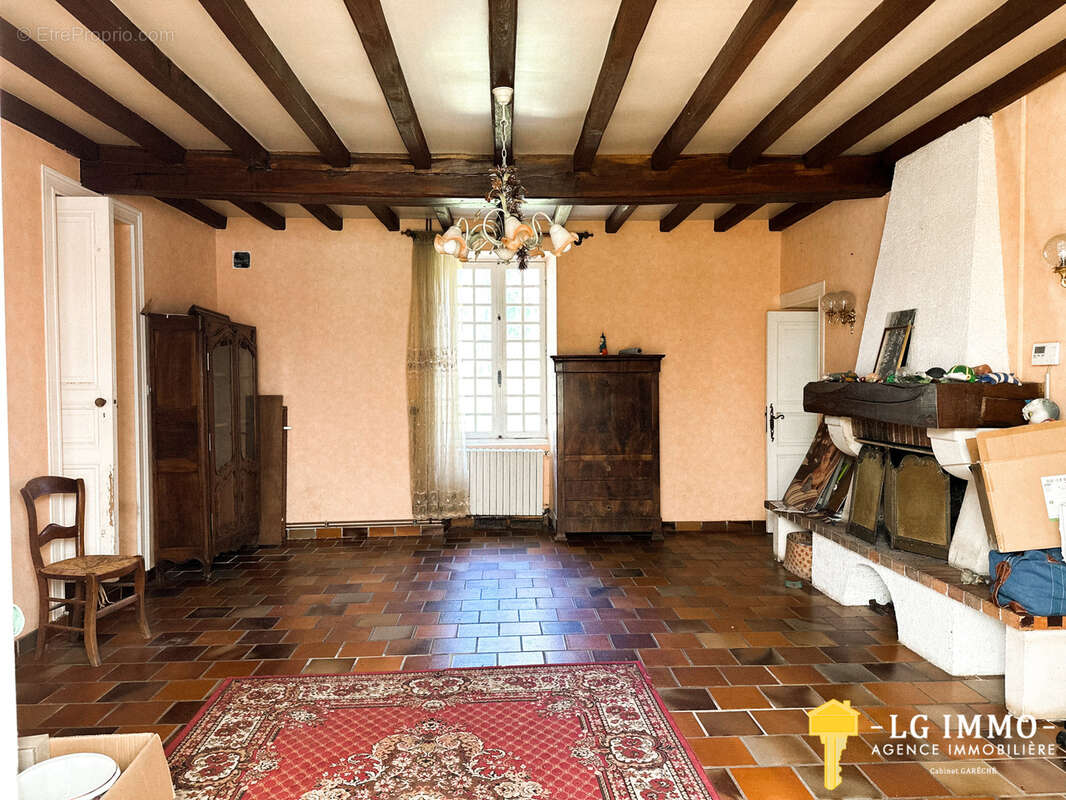 Maison à VILLARS-EN-PONS