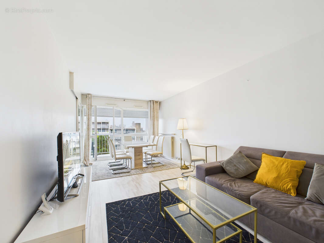 Appartement à SARTROUVILLE