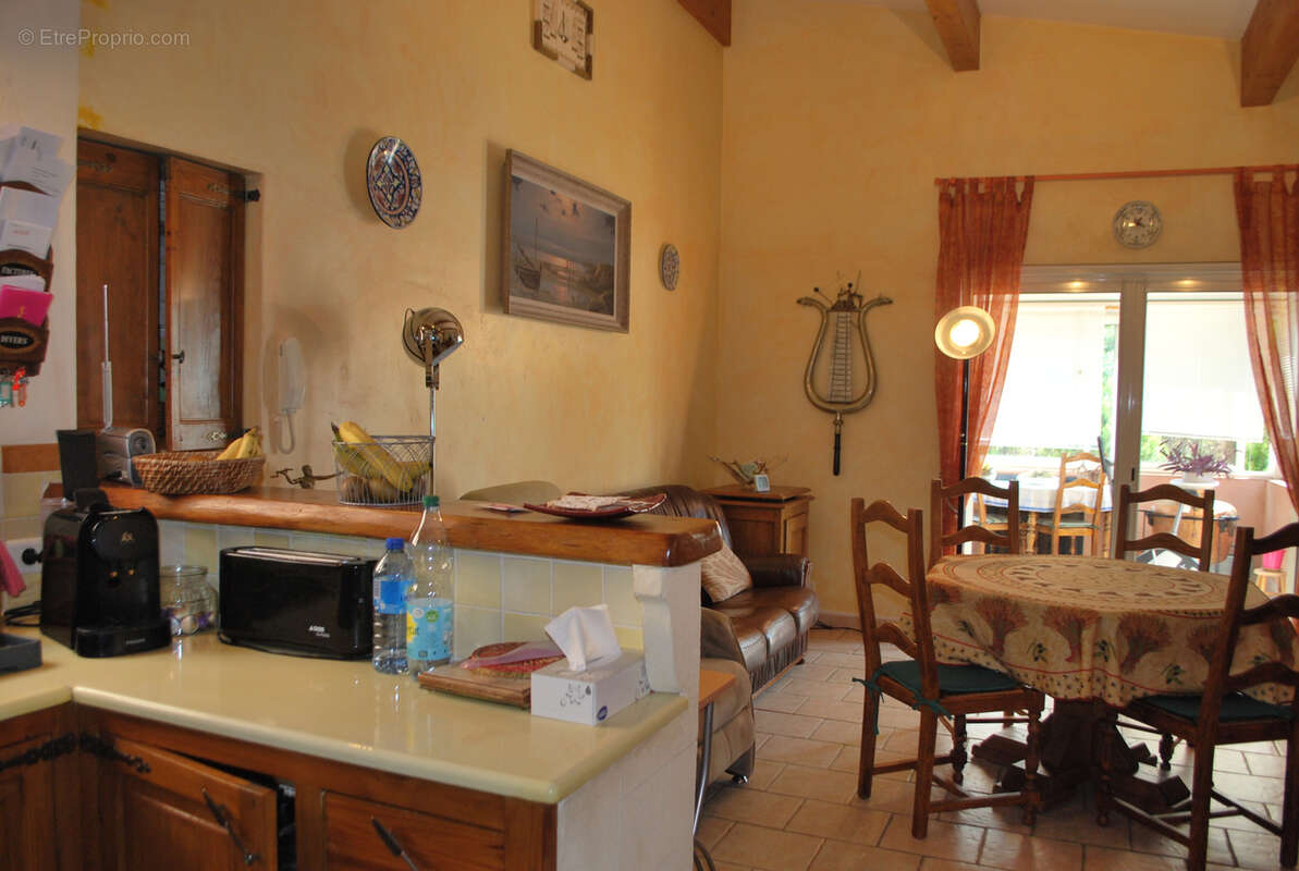Appartement à SALERNES
