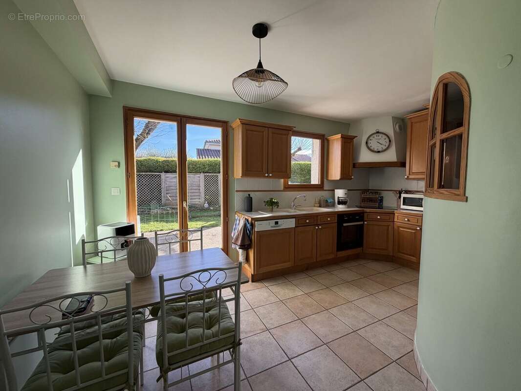 Maison à SAINT-CYR-SUR-LE-RHONE