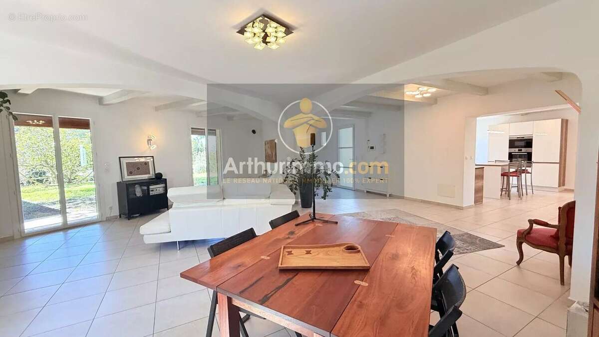 Maison à POURRIERES