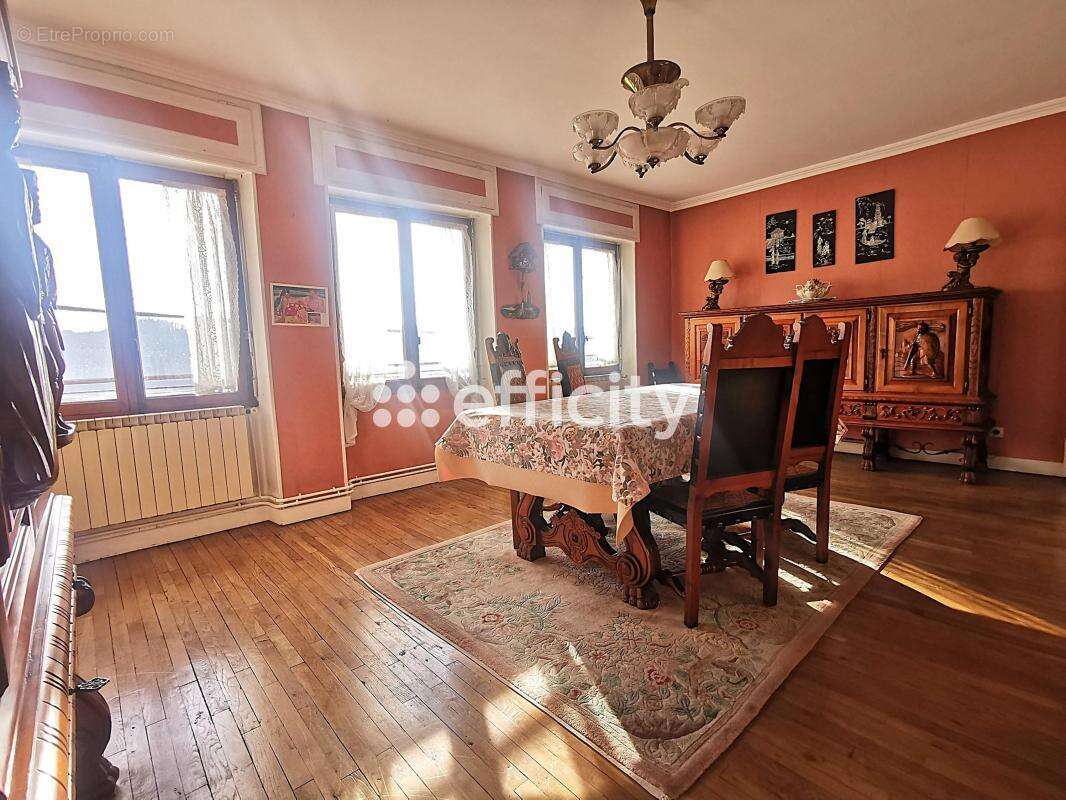 Appartement à BELLEGARDE-SUR-VALSERINE