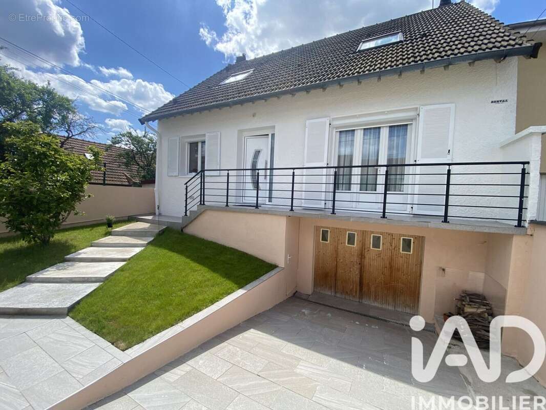 Photo 2 - Maison à MITRY-MORY