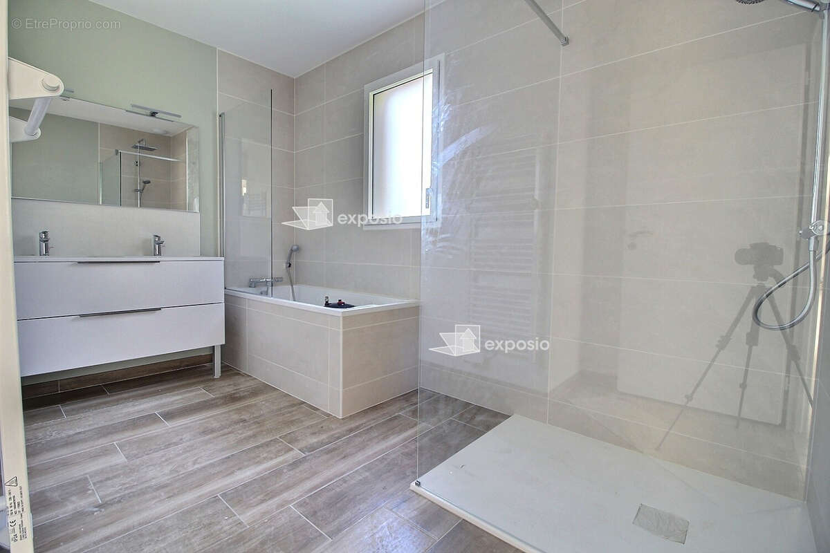 Maison neuve de plain-pied .117 m² .4 chambres . Garage . Terrain 816 m² - photo 9