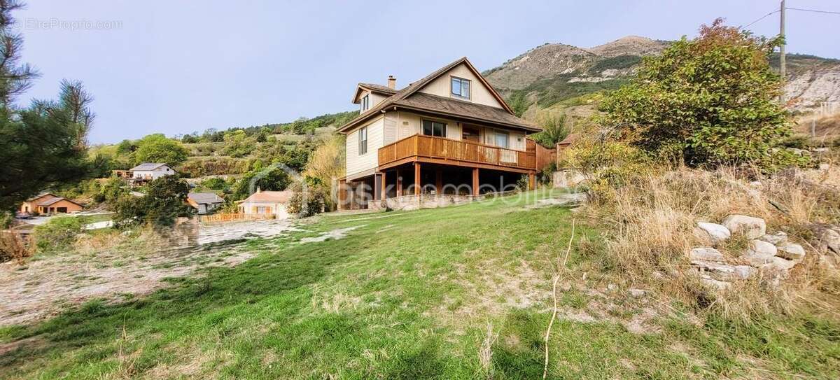  À vendre – Magnifique terrain constructible de 1681 m² à Thorame-Haute – Vallée du Haut Verdon  - photo 10