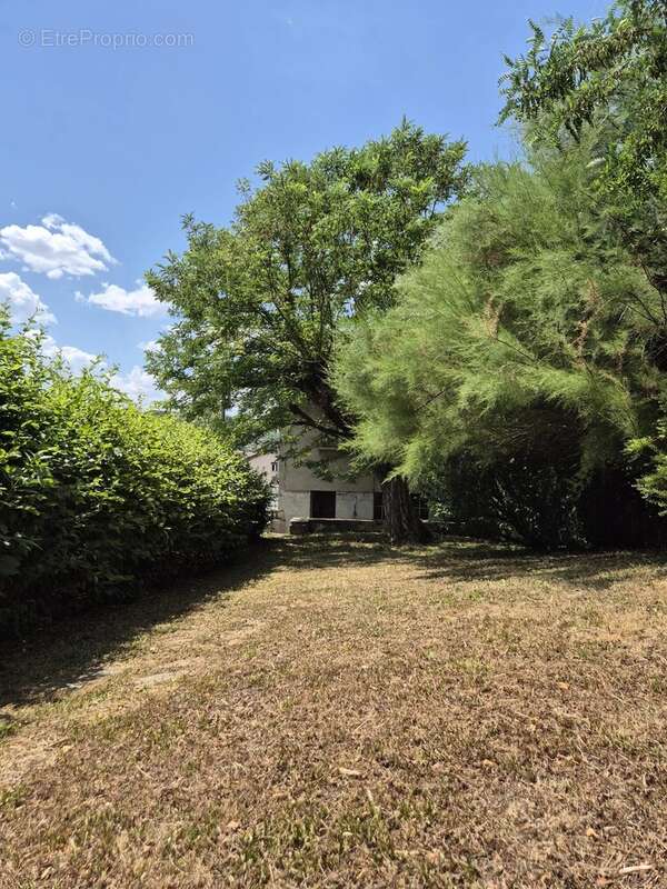 Maison à BRIVES-CHARENSAC