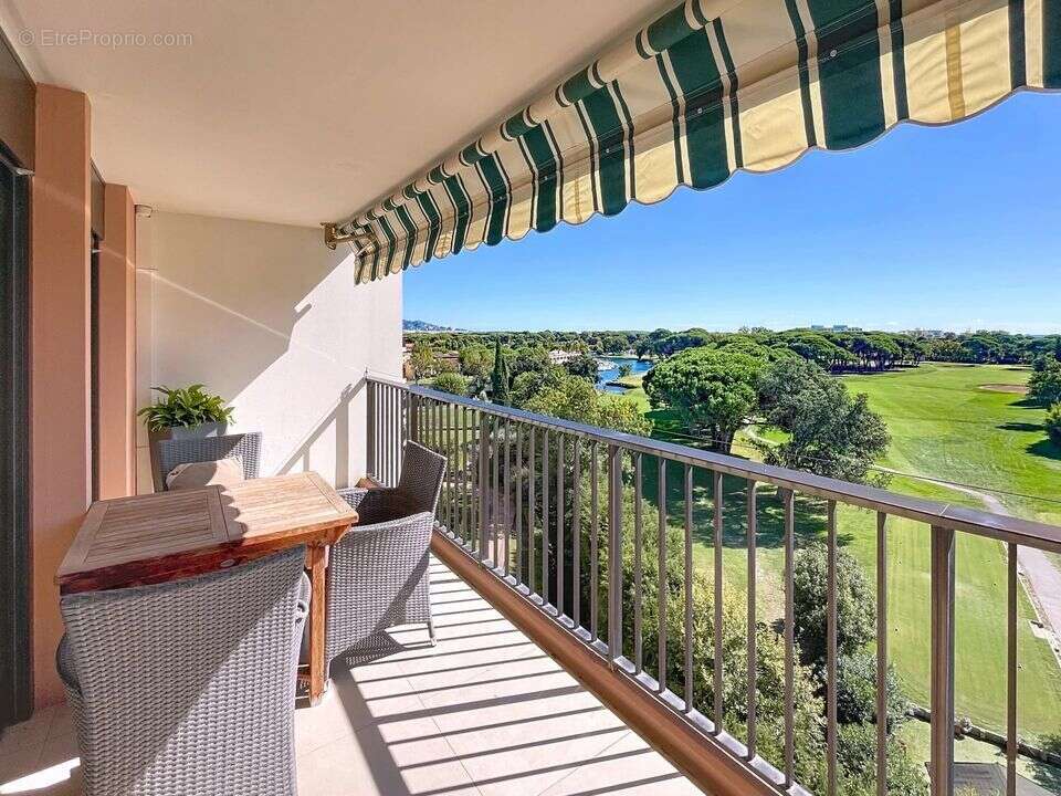 Appartement à MANDELIEU-LA-NAPOULE