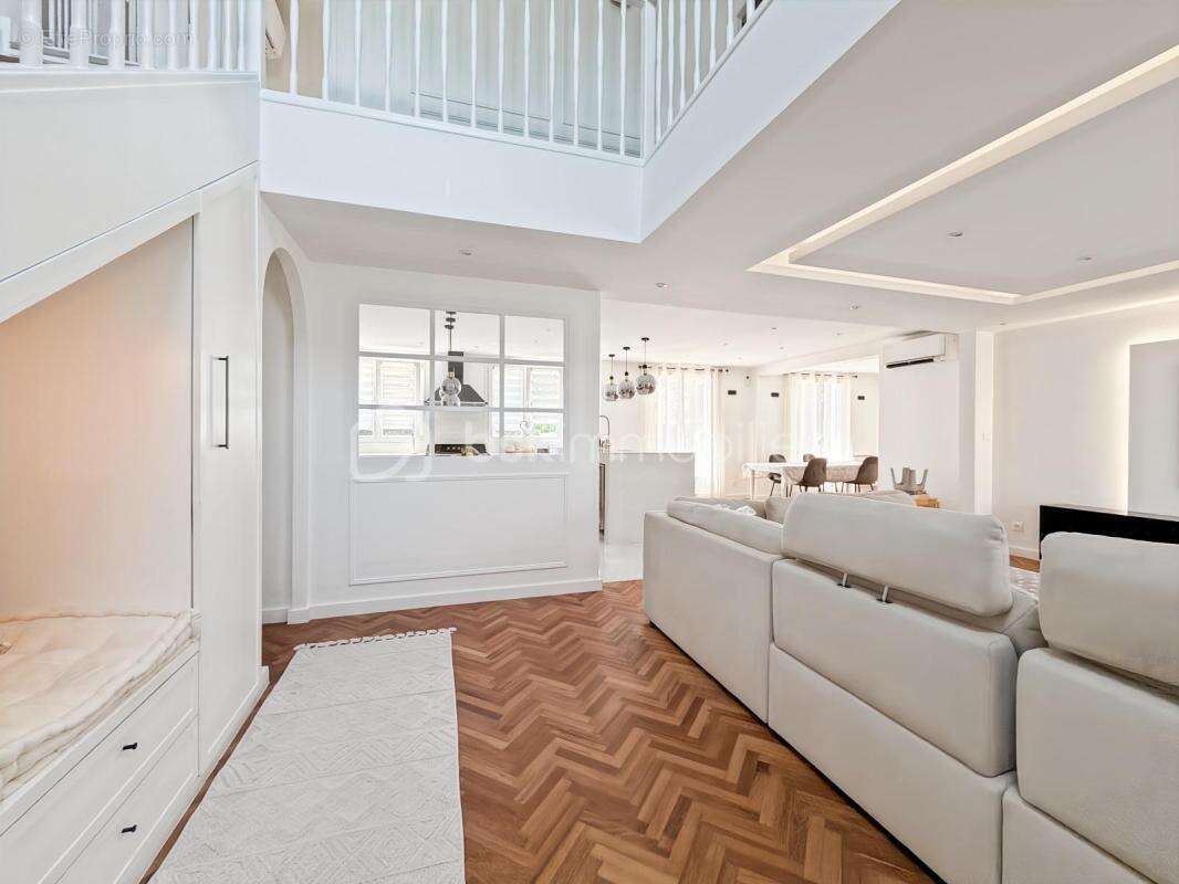 Maison spacieuse au cœur de la ville, votre futur havre de paix! - photo 2