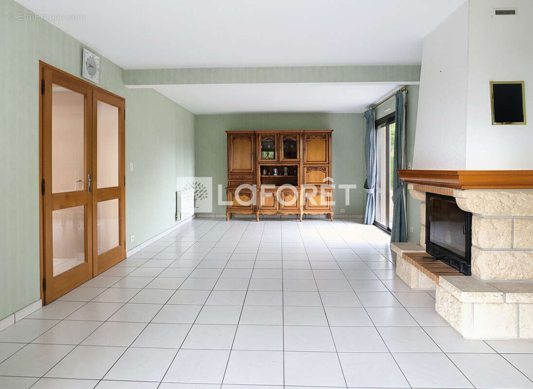 Maison à MONTENEUF
