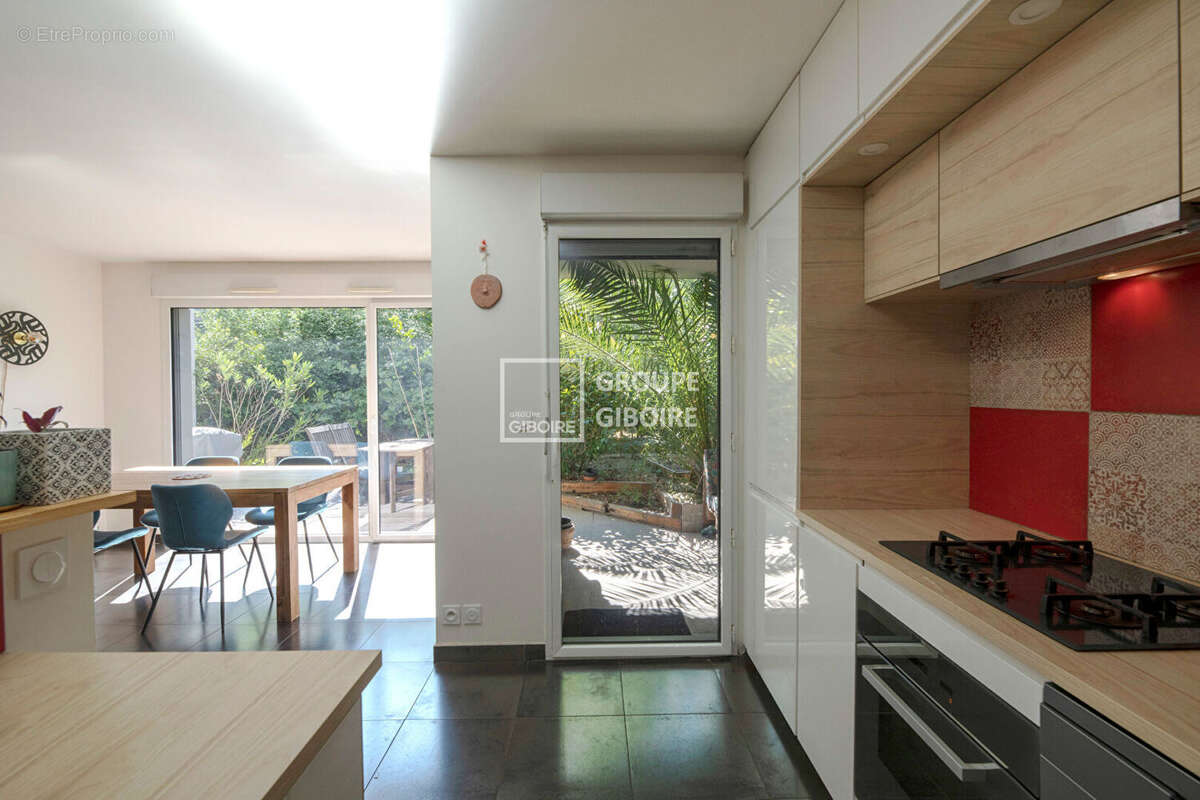 A vendre - agence giboire - appartement t4 d'env. 79m² - photo 4
