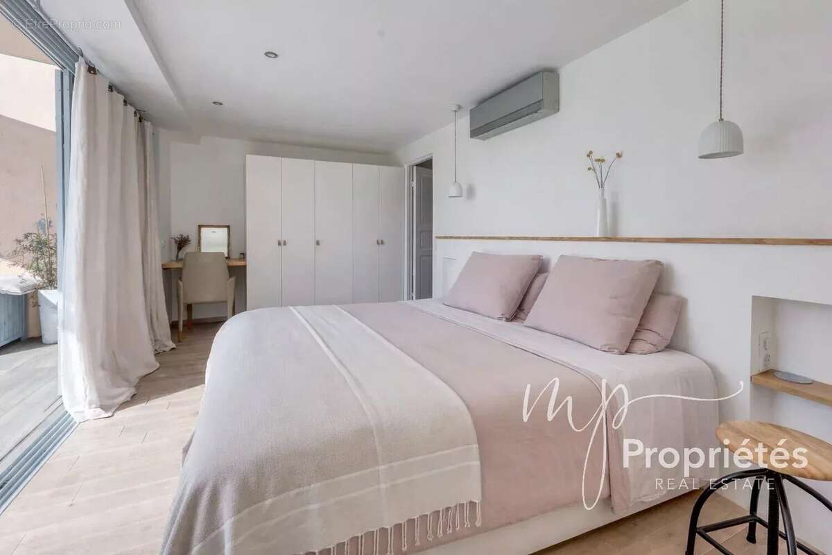 Maison à BORMES-LES-MIMOSAS