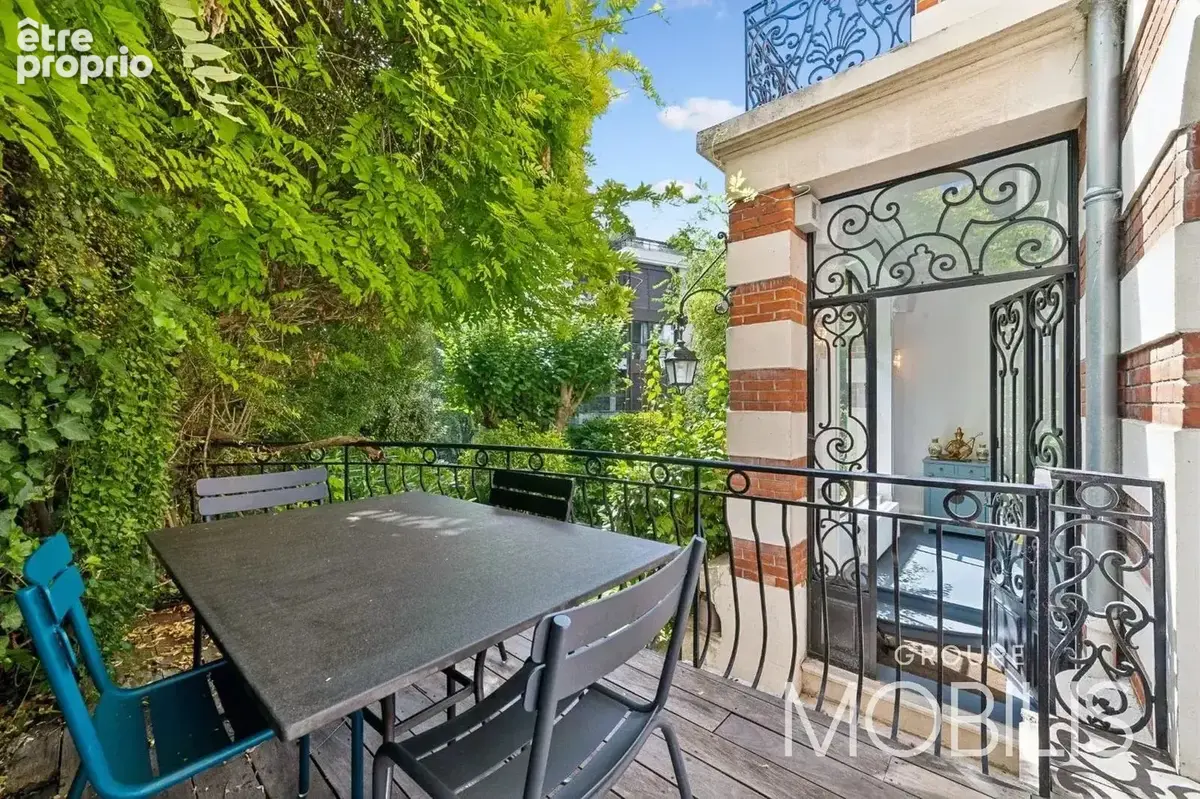 NEUILLY-SUR-SEINE - DUPLEX- 236m2-8 Pièces-5 Chambres- Jardin -3 Terrasses- Balcon - photo 13