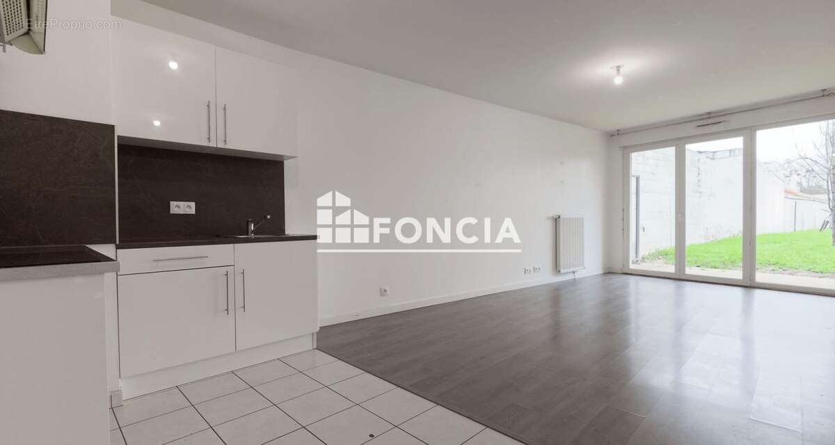 Appartement à SAINTE-GENEVIEVE-DES-BOIS