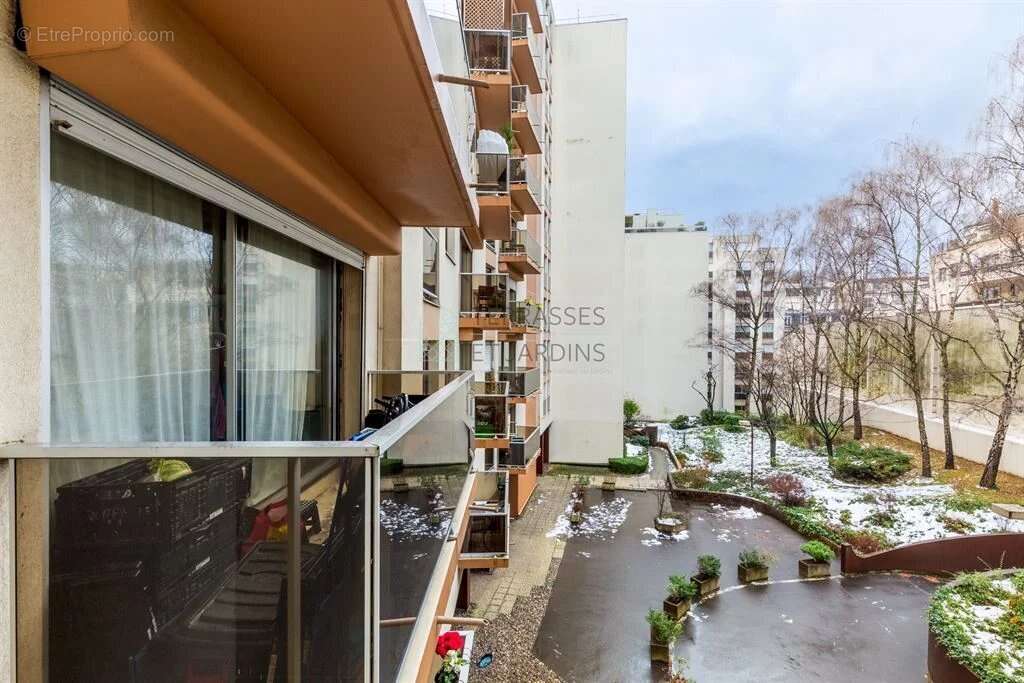 Appartement à PARIS-20E