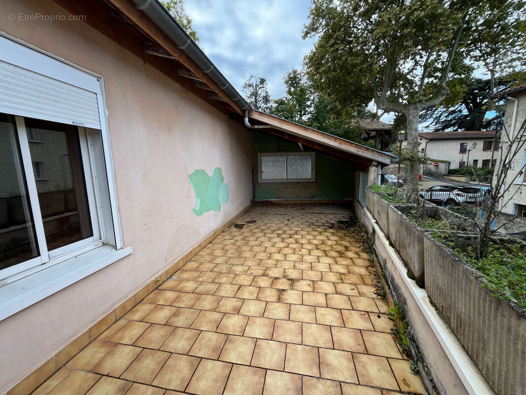 Appartement à GENAY