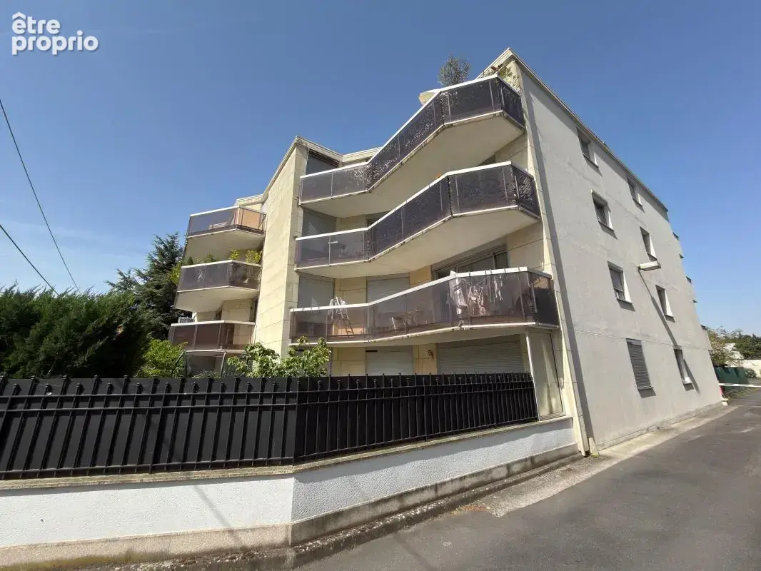 Appartement à SAINT-MAUR-DES-FOSSES