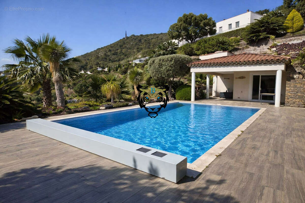 Maison à LA LONDE-LES-MAURES