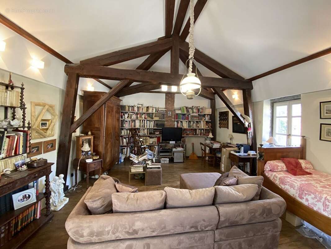Maison à SAUVAGNAT-SAINTE-MARTHE