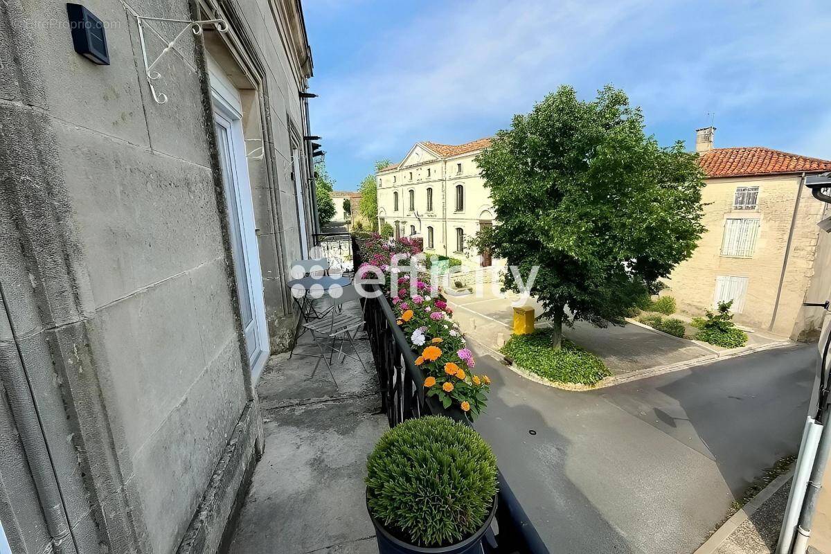 Maison à VILLEFAGNAN