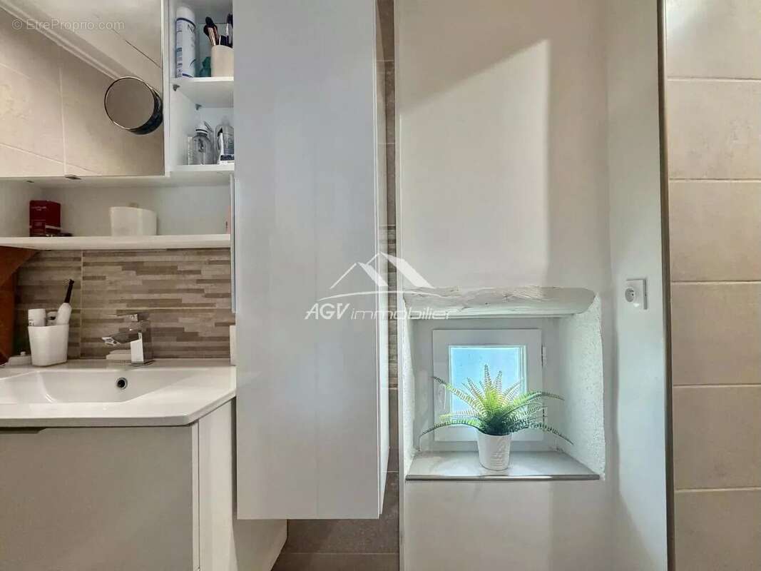 Maison à SAINT-PRIVAT-DES-VIEUX