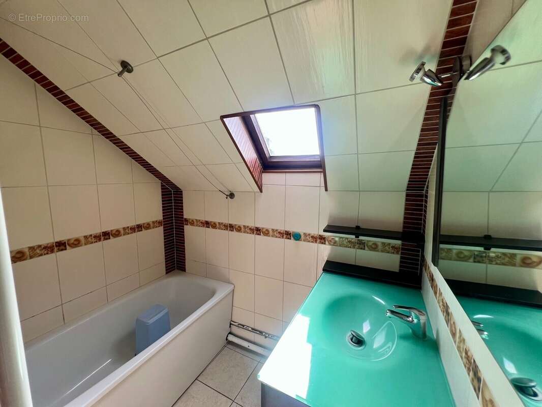 Appartement à BRUYERES-LE-CHATEL