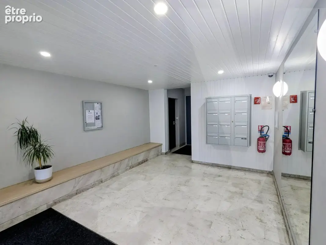 Coup de cœur – mellinet-canclaux  t4 de 80 m² entièrement rénové – terrasse, balcon, double stationnement et cave - photo 9