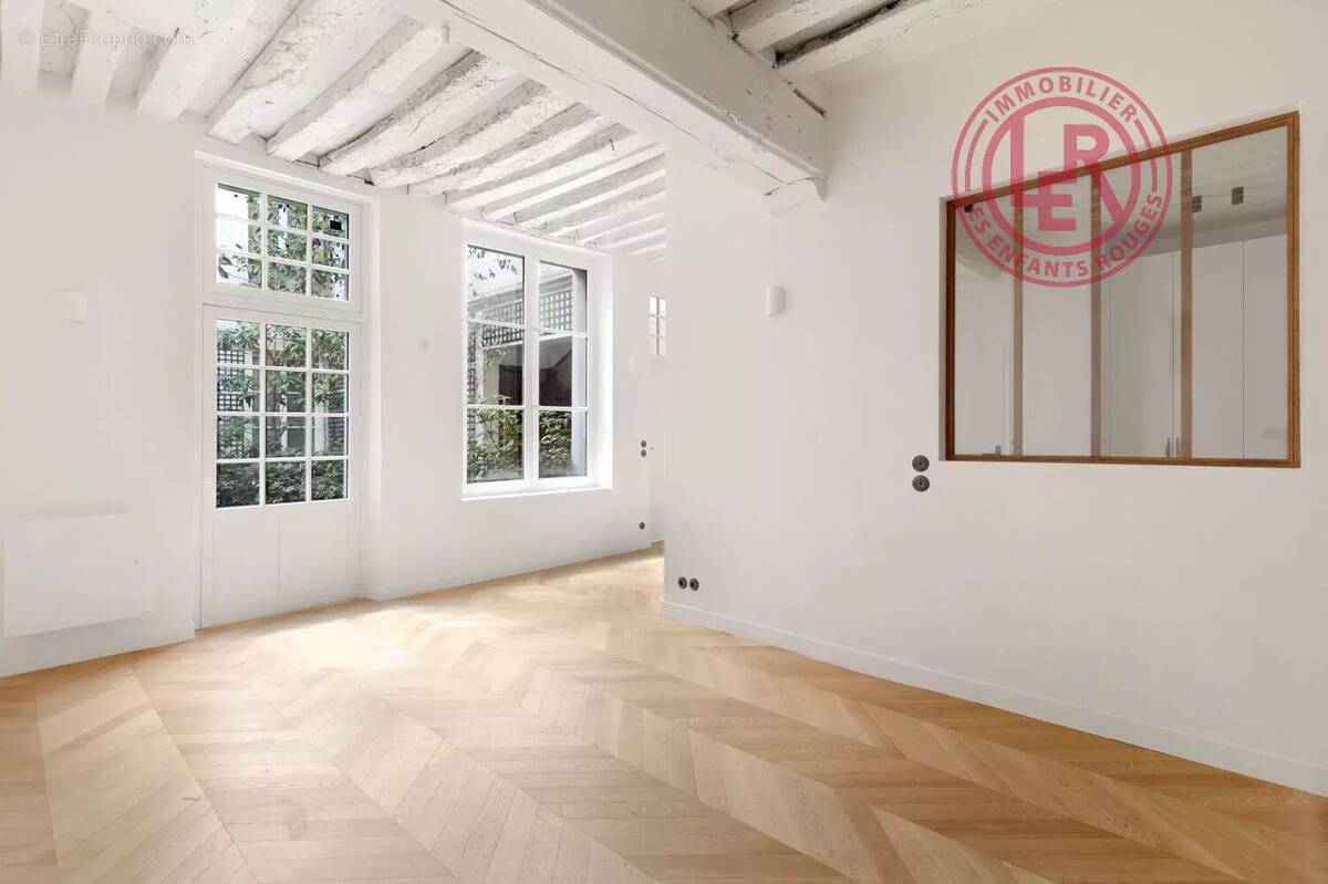 Appartement à PARIS-4E