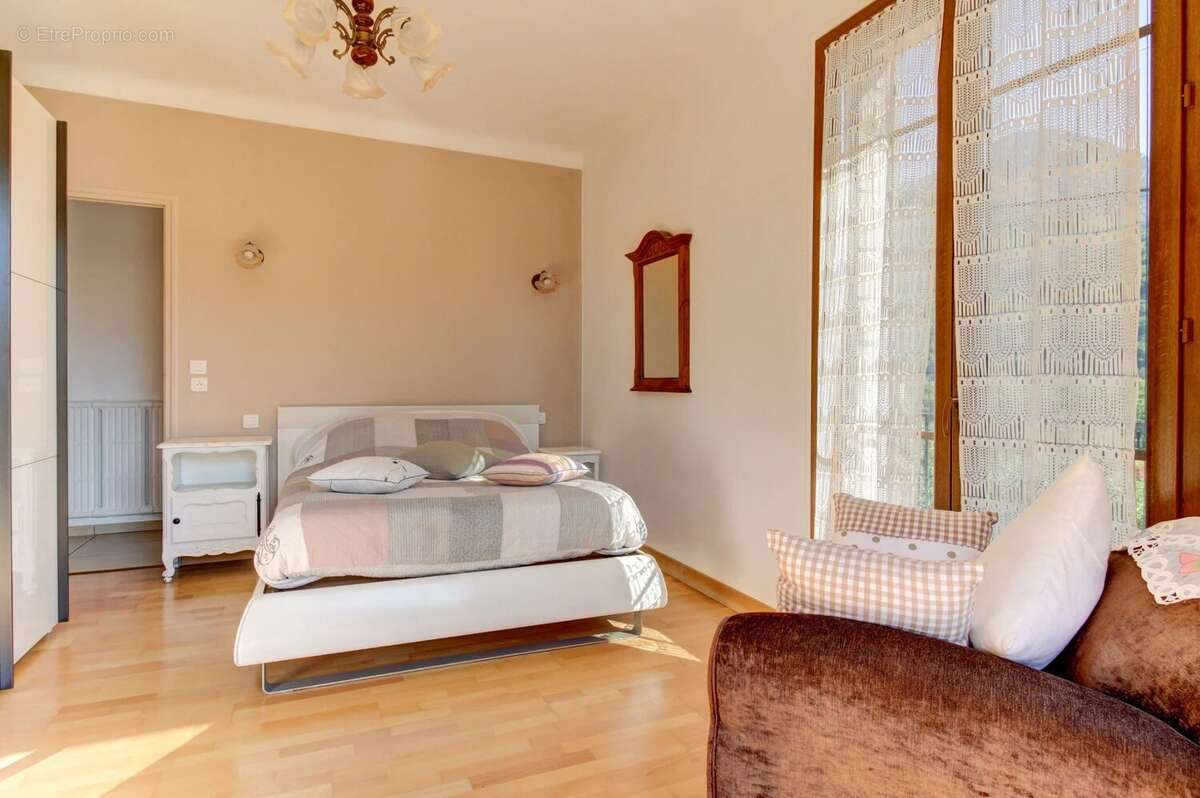 Maison à ROQUEBILLIERE