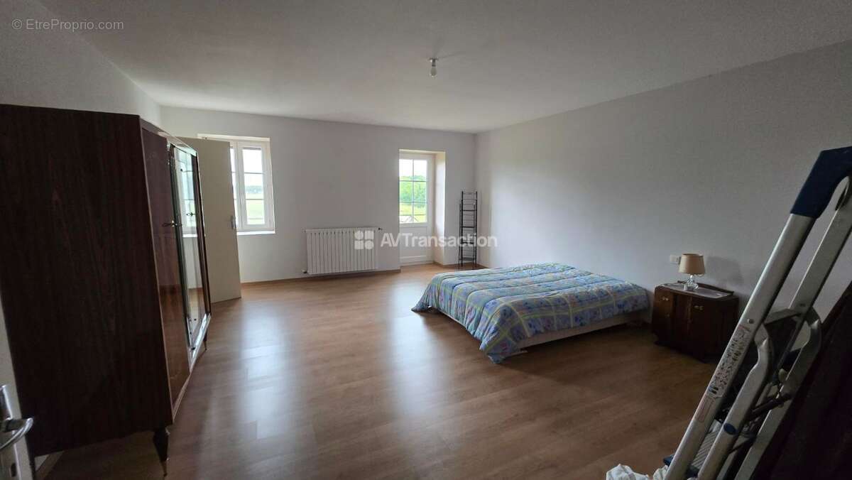 Maison 226 m² à Saint-Broing  - photo 17