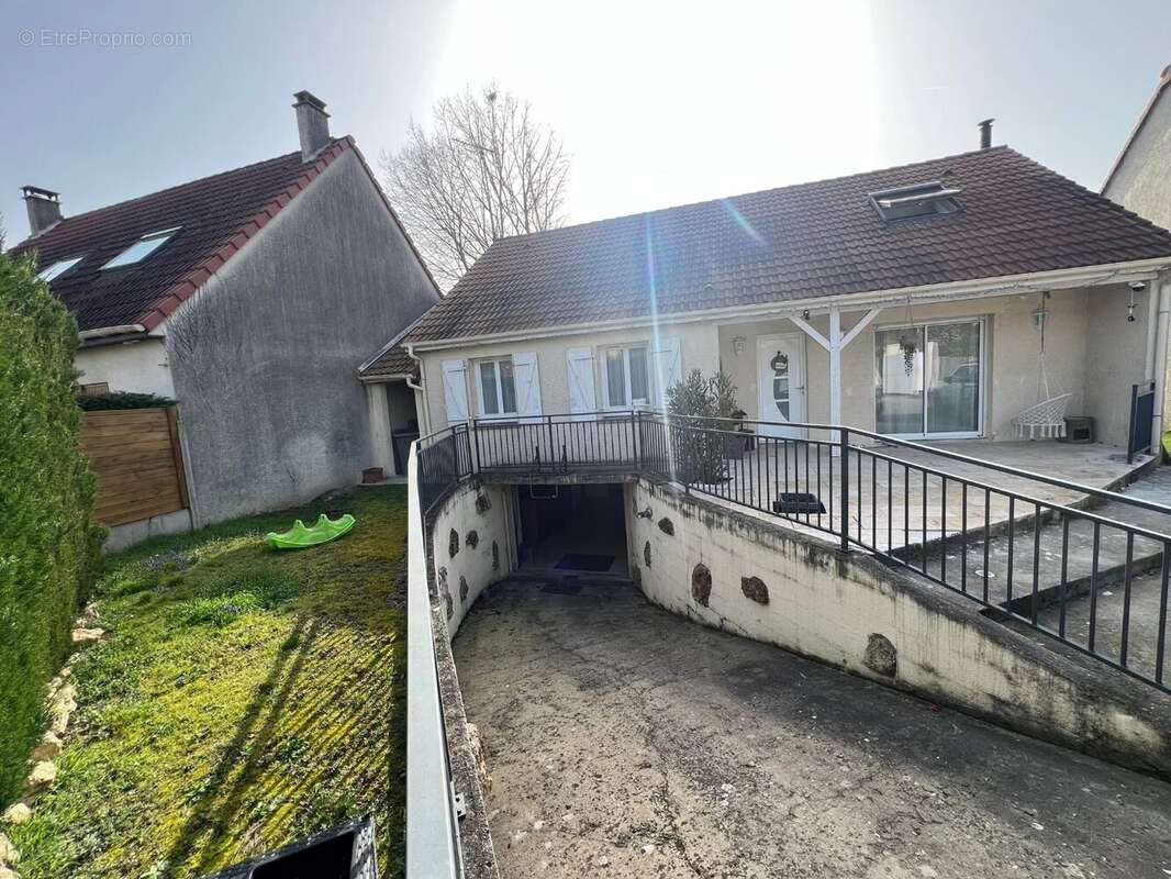 Maison à SAINT-CHERON