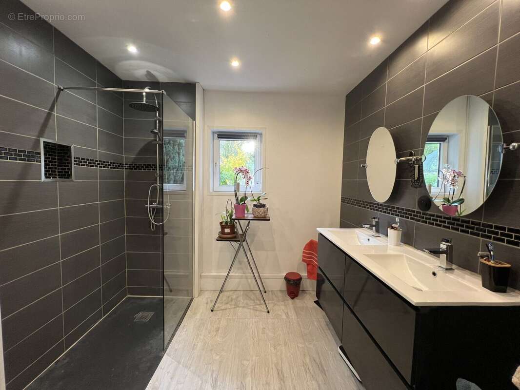 Maison à MEZIDON-CANON