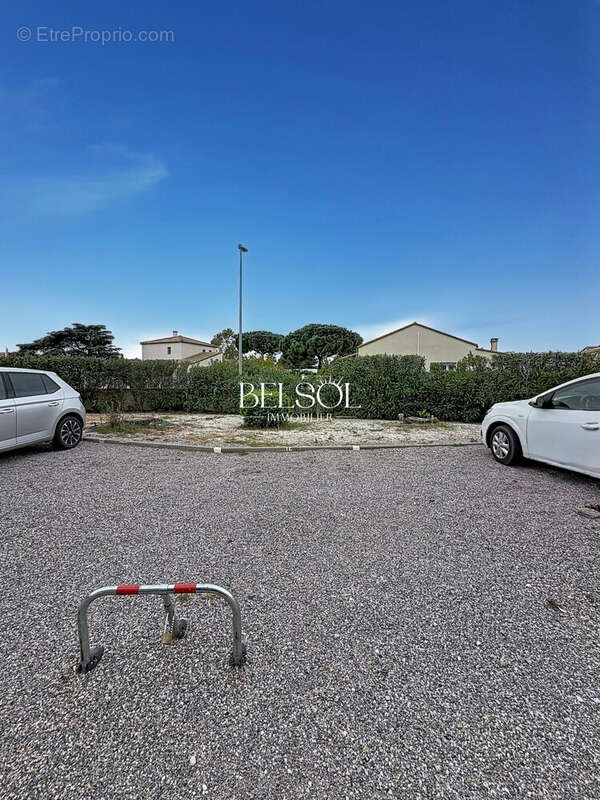 Parking à SAINT-CYPRIEN