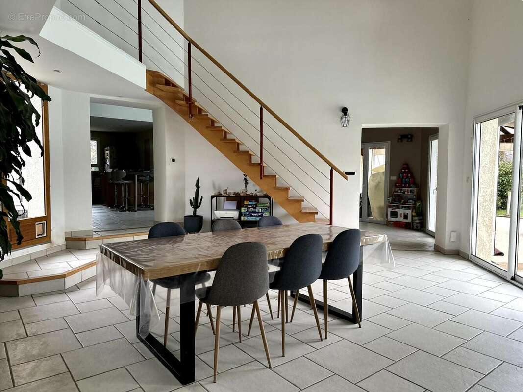 Photo 6 - Maison à SAINT-ROMAIN-DE-JALIONAS