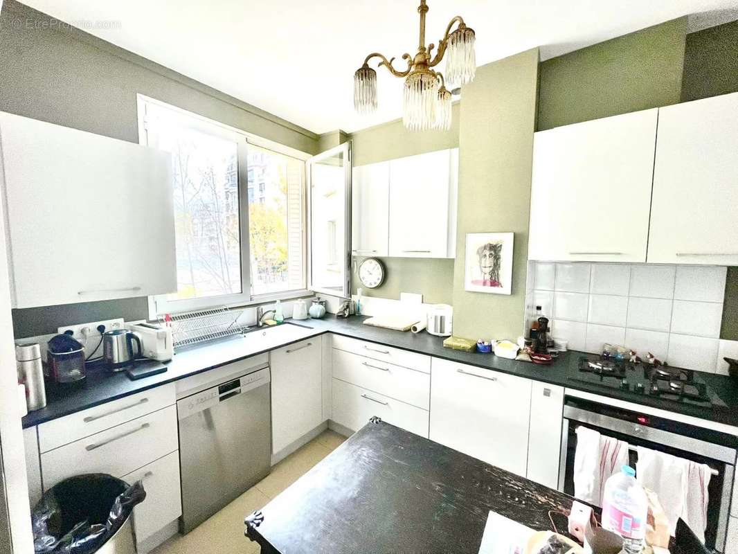 Appartement à NEUILLY-SUR-SEINE