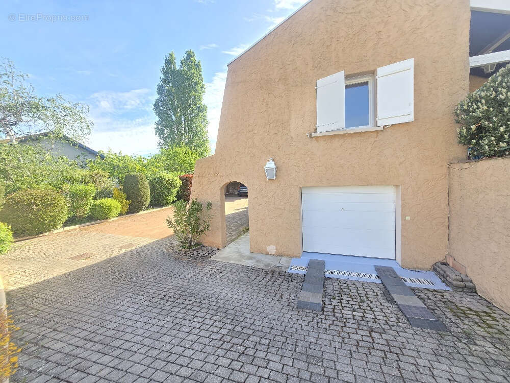 Maison à CHAPONOST